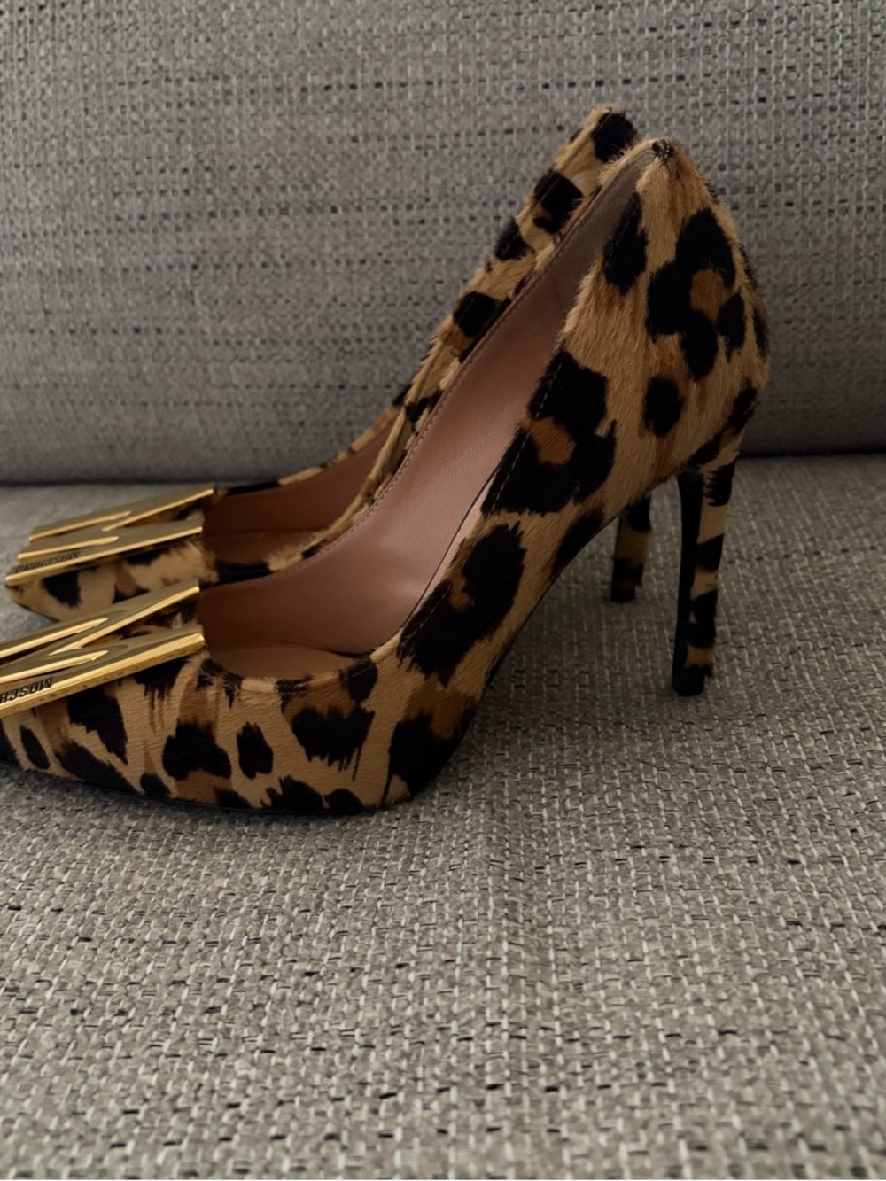 Moschino Leopard-Print Pointed Pumps with Gold M Hardware - Picture 3 of 5